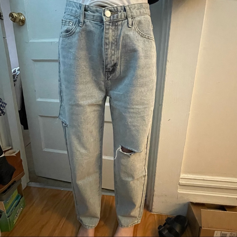 High waisted jeans